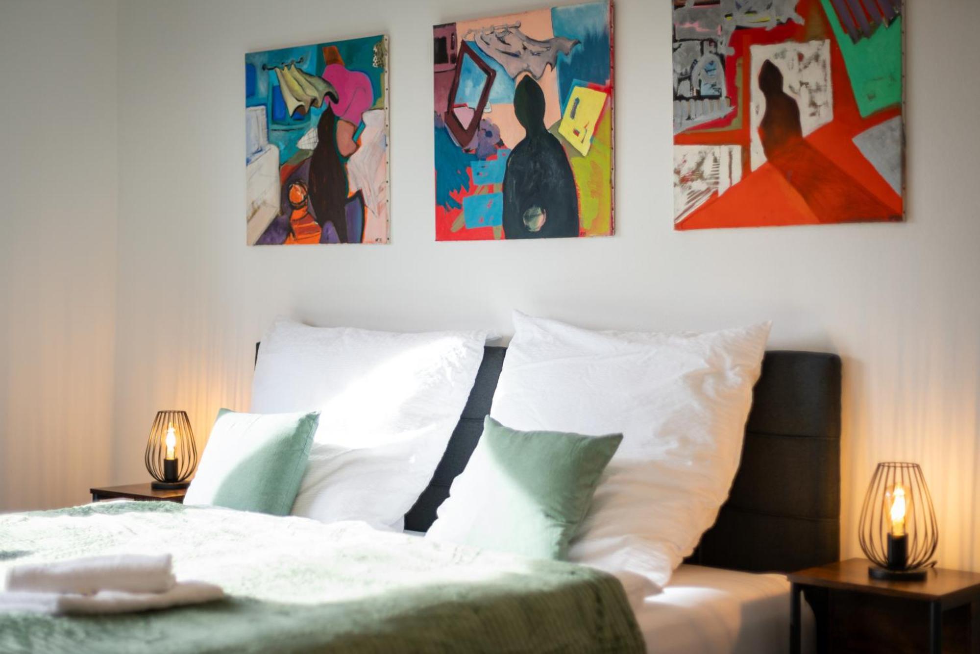 Homely-Apartment Manhattanart, Zentral, Parkplatz, Billard,Ps4, Dart, Balkon Билефельд Экстерьер фото